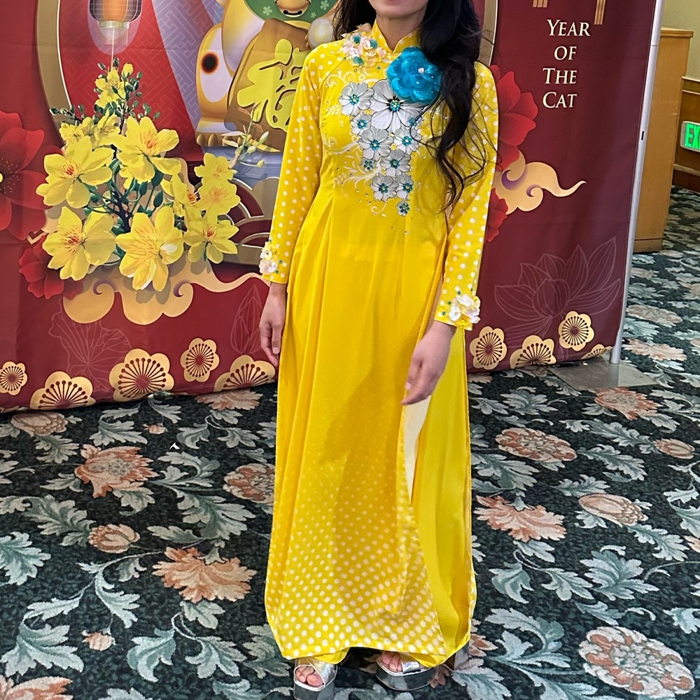 VIETNAMESE | Aó Dài Dress Yellow White Polka Dots Teal Flowers Rhinestones XS
